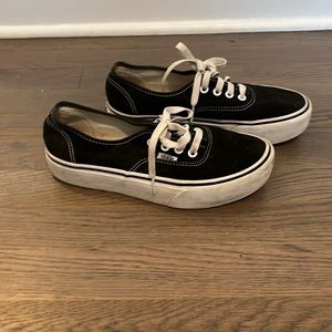 Platform black vans